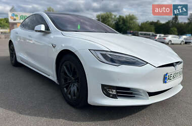 Tesla Model S  2019