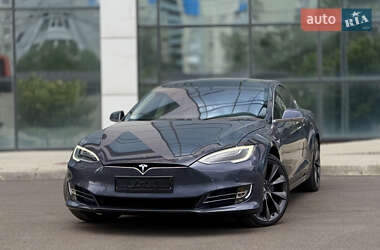 Tesla Model S  2018