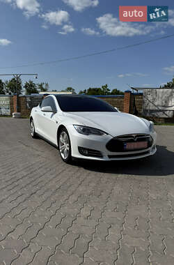 Tesla Model S 2015
