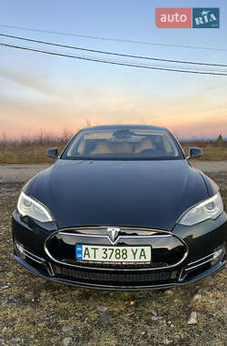Tesla Model S 2013