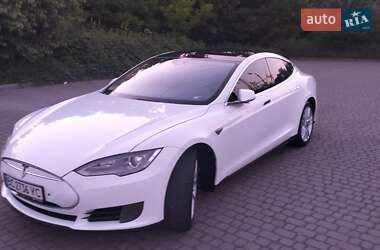 Tesla Model S  2015