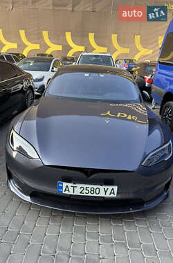 Tesla Model S  2022