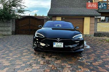 Лифтбек Tesla Model S 2019 в Черкассах