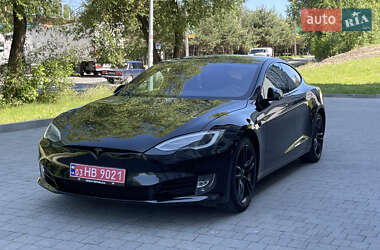 Tesla Model S  2019