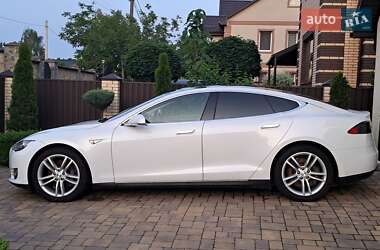 Tesla Model S 2014