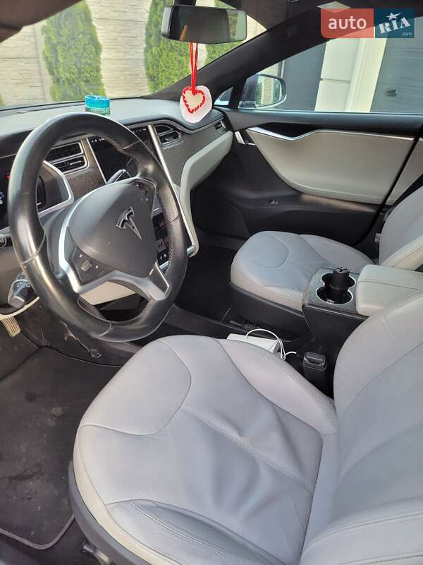 Лифтбек Tesla Model S 2013 в Днепре