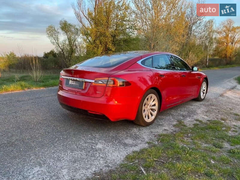 Лифтбек Tesla Model S 2017 в Киеве