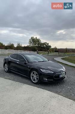 Лифтбек Tesla Model S 2015 в Львове