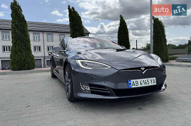 Tesla Model S  2020