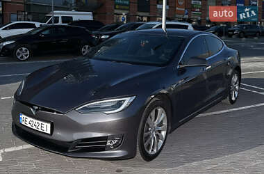 Tesla Model S 2016