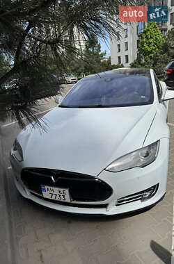 Tesla Model S  2015