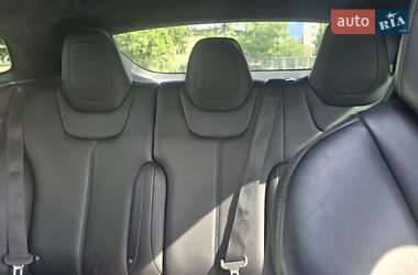 Ліфтбек Tesla Model S 2017 в Івано-Франківську