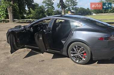 Ліфтбек Tesla Model S 2017 в Івано-Франківську