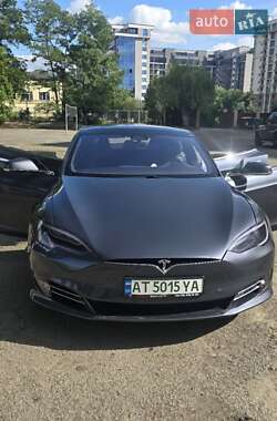 Ліфтбек Tesla Model S 2017 в Івано-Франківську