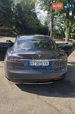 Ліфтбек Tesla Model S 2017 в Івано-Франківську