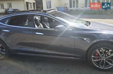 Ліфтбек Tesla Model S 2017 в Івано-Франківську