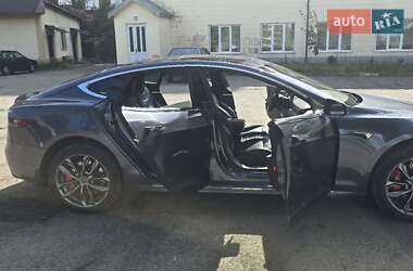 Ліфтбек Tesla Model S 2017 в Івано-Франківську
