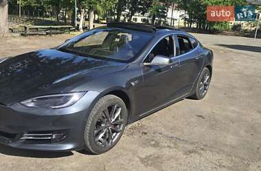 Ліфтбек Tesla Model S 2017 в Івано-Франківську