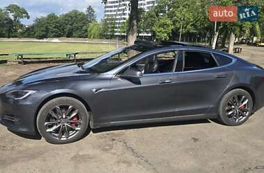 Ліфтбек Tesla Model S 2017 в Івано-Франківську