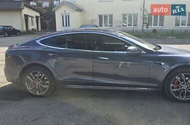 Ліфтбек Tesla Model S 2017 в Івано-Франківську