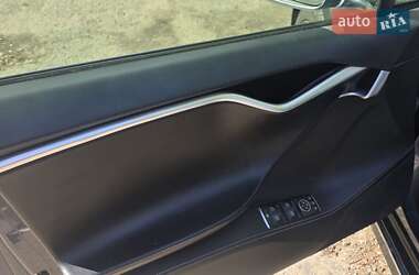 Ліфтбек Tesla Model S 2017 в Івано-Франківську