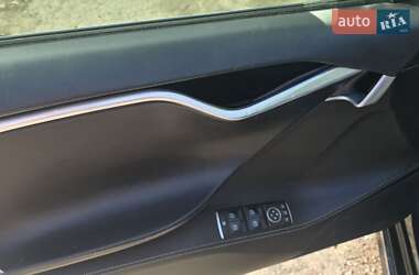 Ліфтбек Tesla Model S 2017 в Івано-Франківську