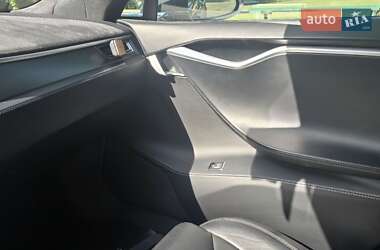 Ліфтбек Tesla Model S 2017 в Івано-Франківську