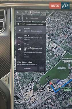 Ліфтбек Tesla Model S 2017 в Івано-Франківську