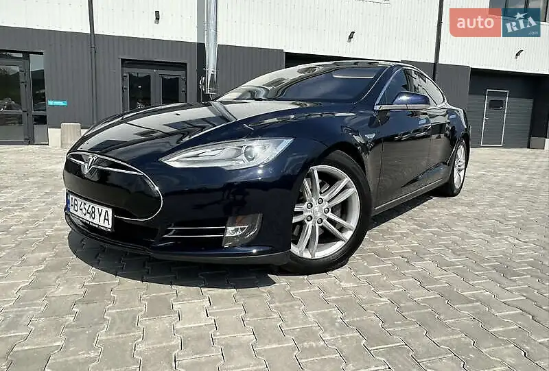 Tesla Model S 2013