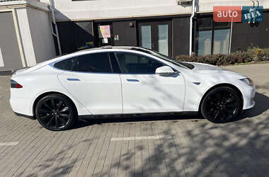 Tesla Model S  2015