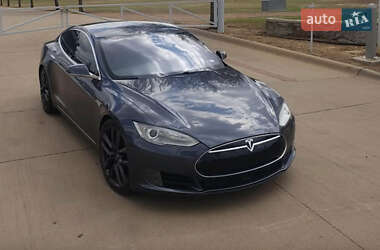 Tesla Model S  2015