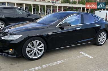 Tesla Model S  2015