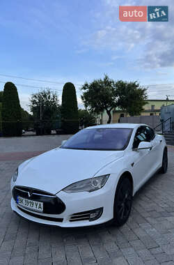 Tesla Model S  2015