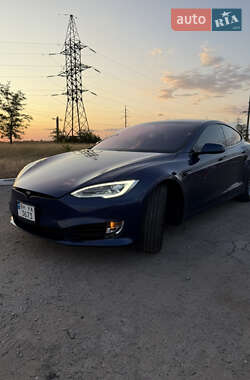 Tesla Model S  2018