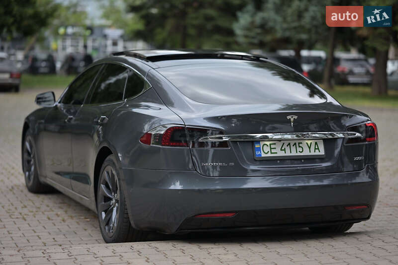 Ліфтбек Tesla Model S 2018 в Чернівцях