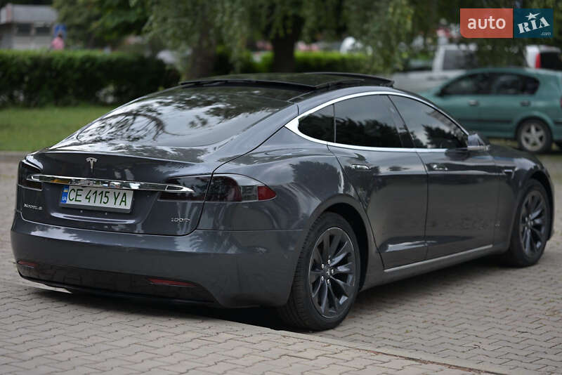 Ліфтбек Tesla Model S 2018 в Чернівцях