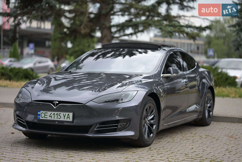 Ліфтбек Tesla Model S 2018 в Чернівцях