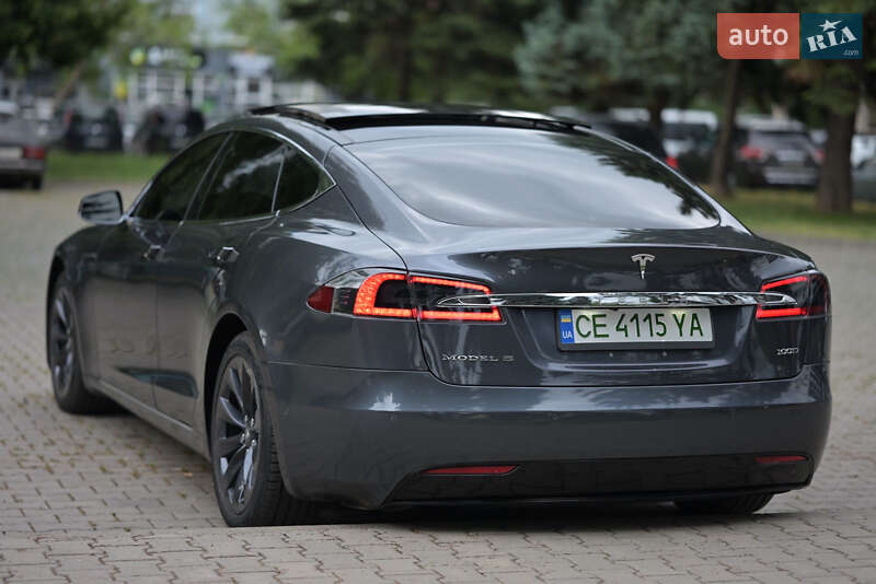 Ліфтбек Tesla Model S 2018 в Чернівцях