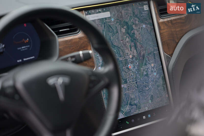 Ліфтбек Tesla Model S 2018 в Чернівцях