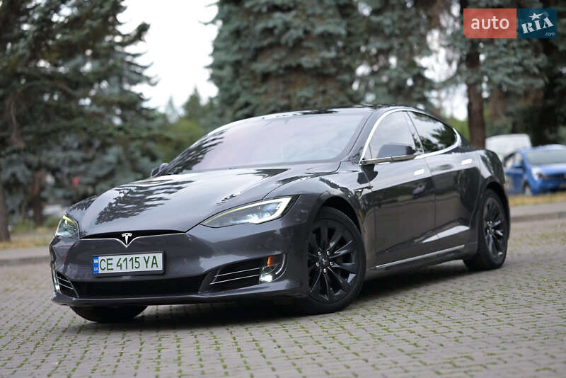 Ліфтбек Tesla Model S 2018 в Чернівцях