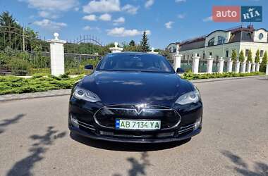 Tesla Model S 2015