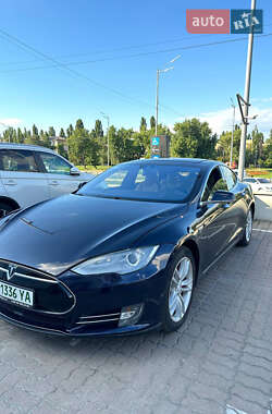 Tesla Model S  2015