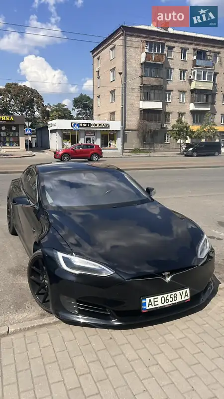 Tesla Model S 2017
