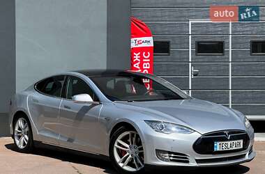 Tesla Model S  2015