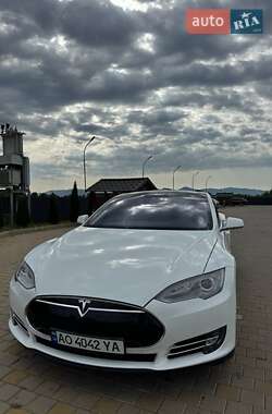 Tesla Model S 2014
