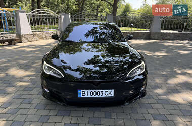 Tesla Model S  2020
