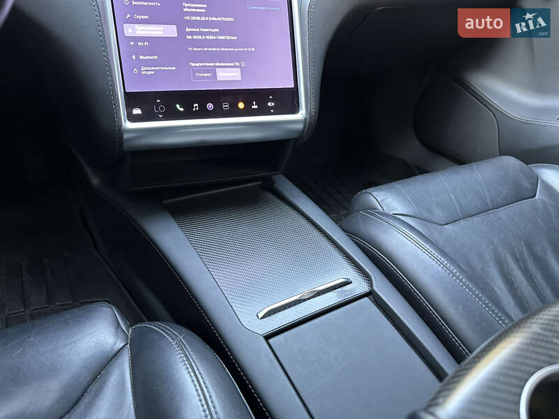 Лифтбек Tesla Model S 2017 в Кременчуге