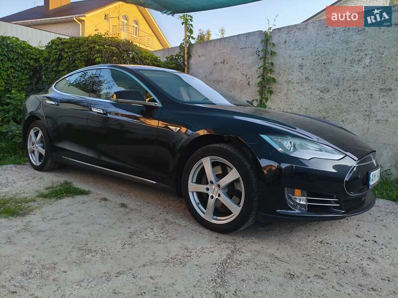 Tesla Model S