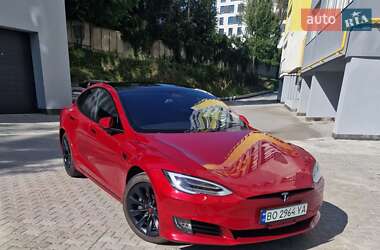 Tesla Model S  2020