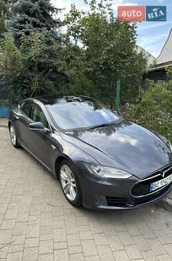 Tesla Model S  2015